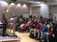David Askew speaks to audience
