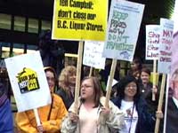 Pickets at 18th and Cambie liquor store