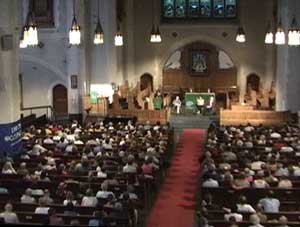 Wide shot of 26 June 2006 forum
